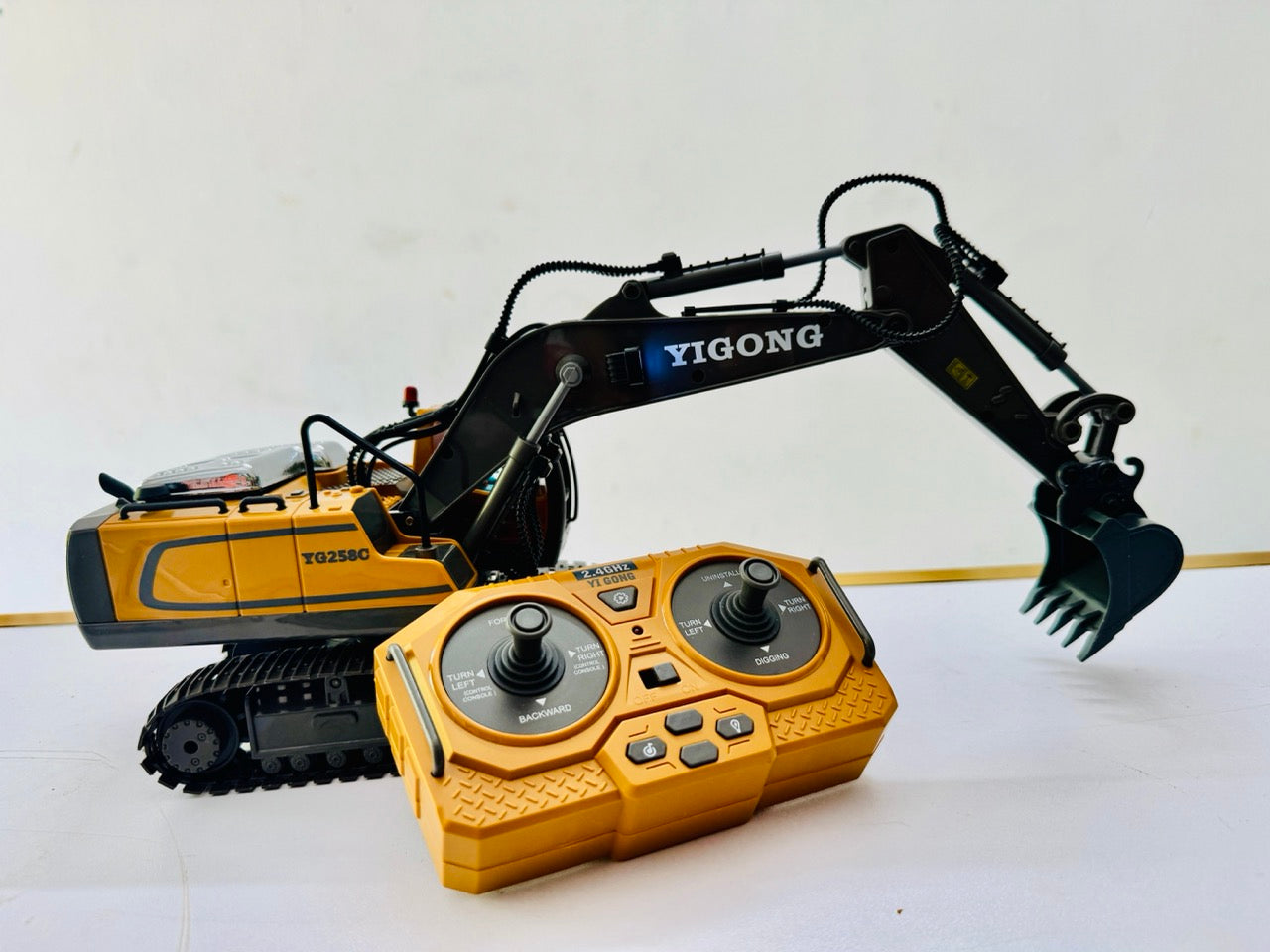 YIGONG YG258C Remote Control Excavator